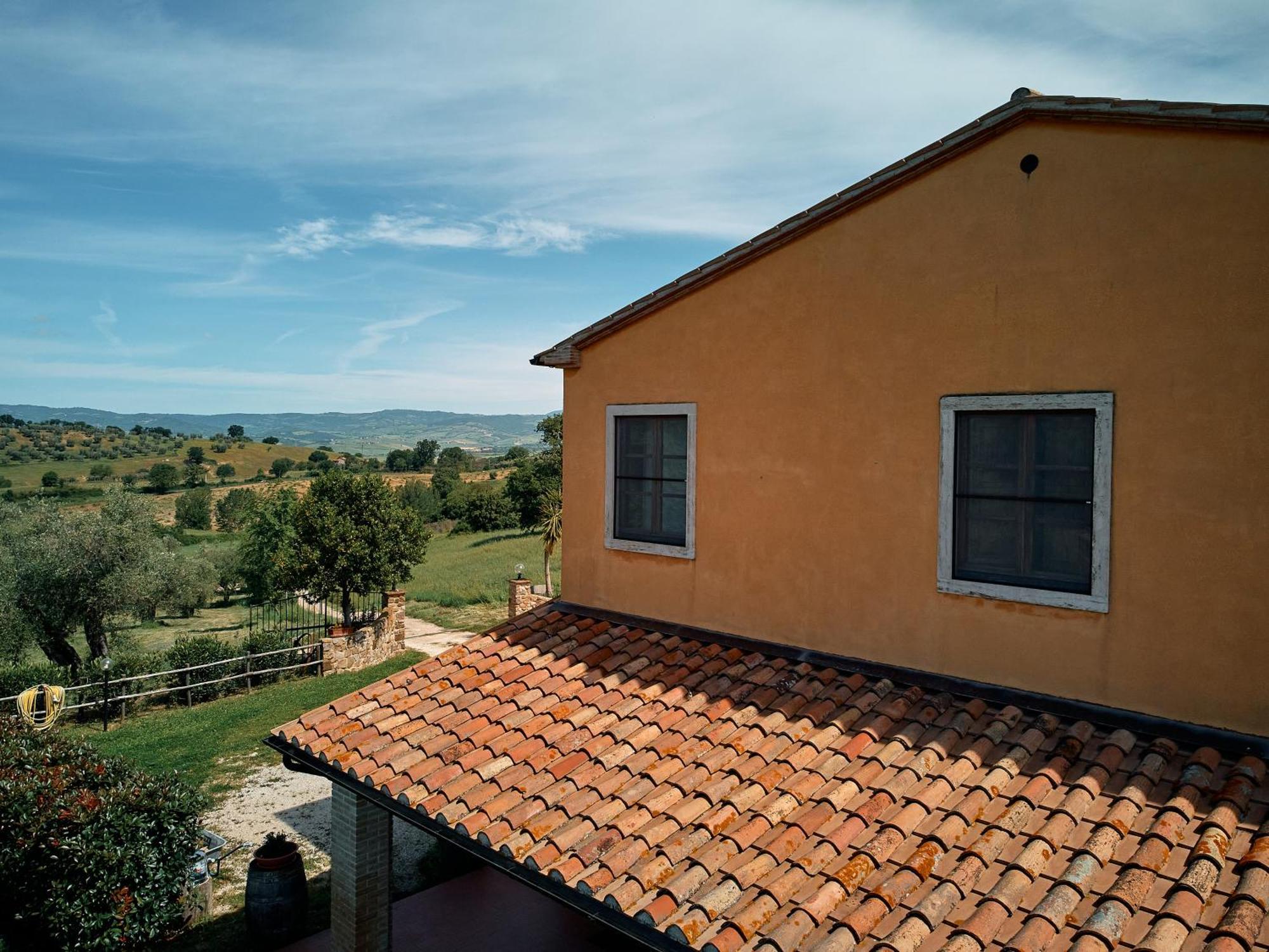 8380 Agriturismo Il Saragiolo Manciano Exterior photo