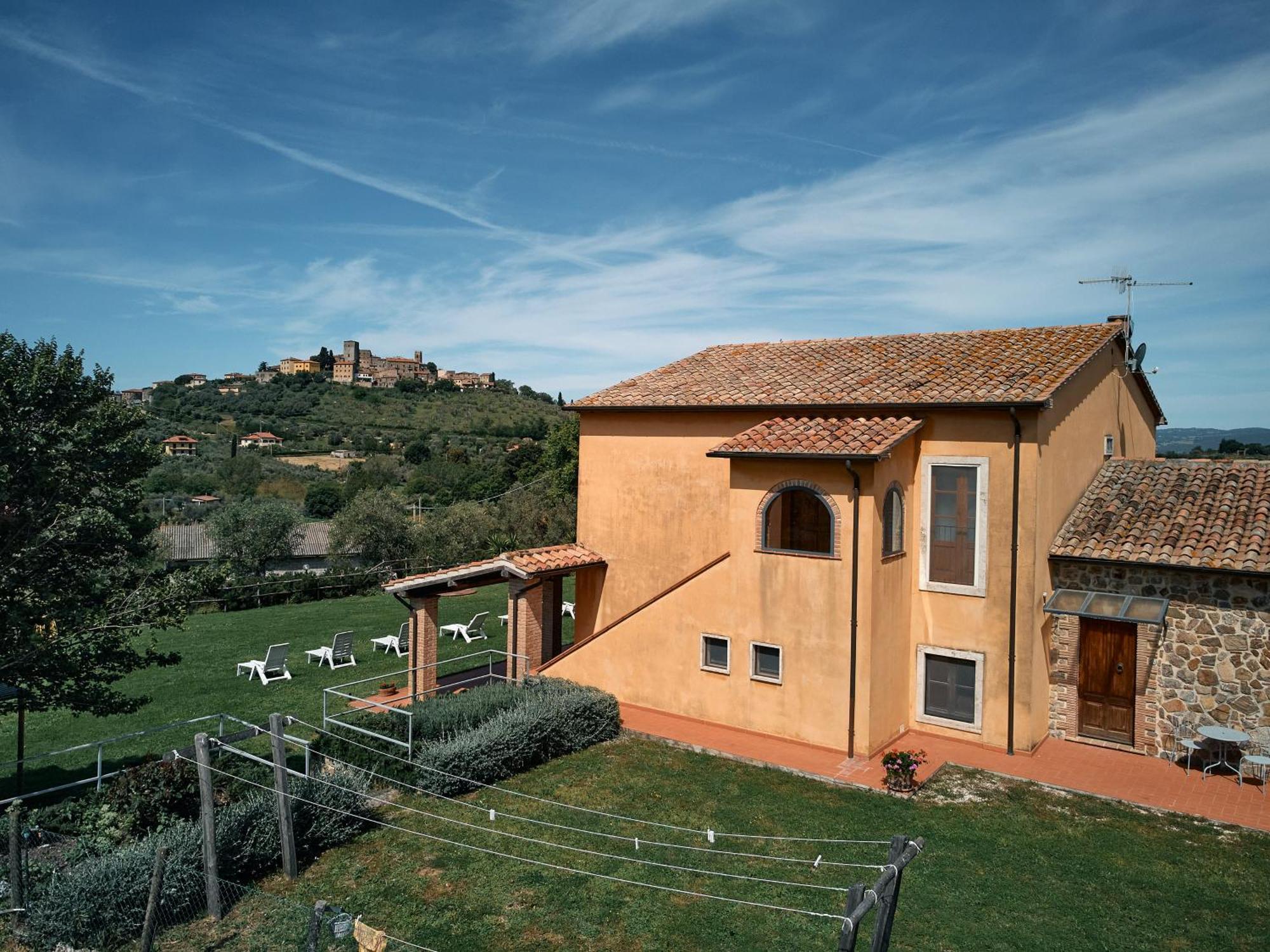 8380 Agriturismo Il Saragiolo Manciano Exterior photo